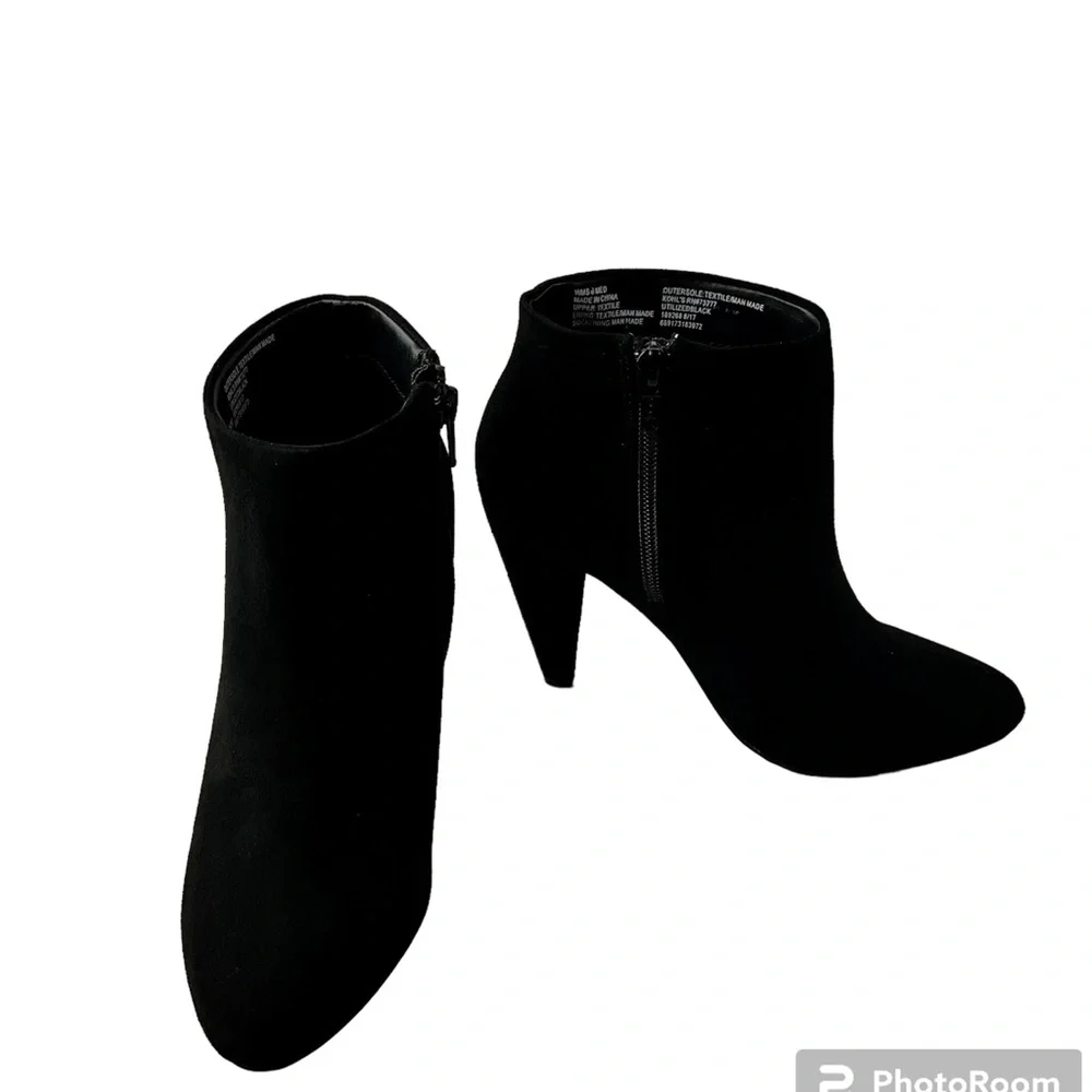 APT. 9 Black Bootie heel Size‎ 6M